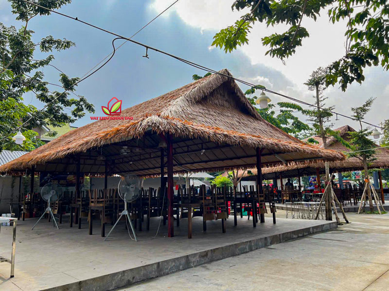 Artificial straw hut