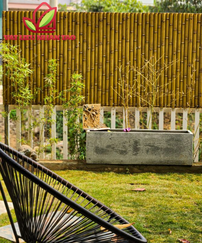 Tâm tre nhân tạo có nhiều ưu điểm vượt trội về độ bền và thâm mỹ, trở thành lựa chọn hàng đầu của các nhà đầu tư, nhà thầu với các công trình mang kiến trúc thôn quê, vintage, sang trọng,... Liên hệ ngay tại Hotline/ zalo : 0826.949.555